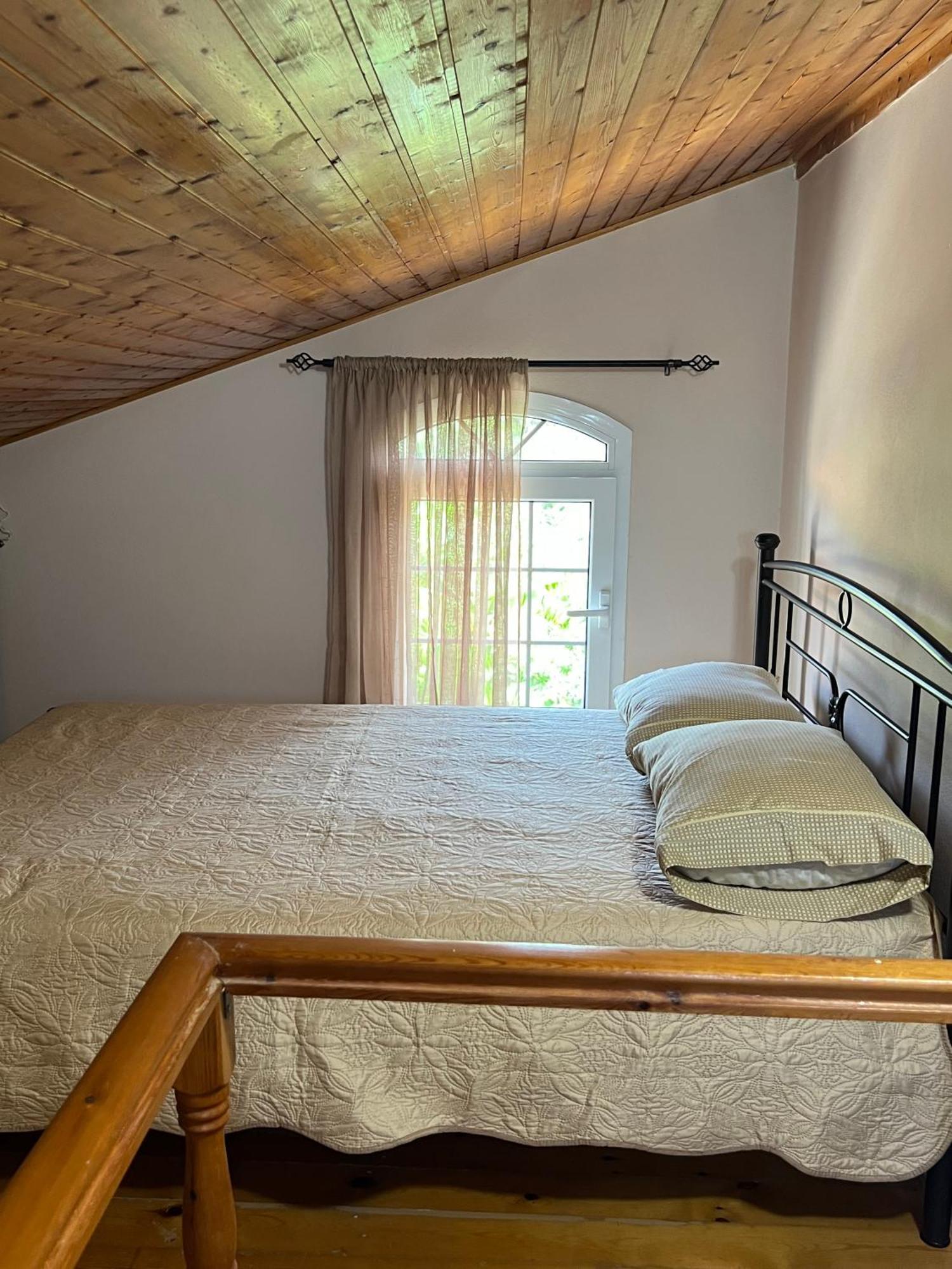 Nisaki Mathraki B&B Kültér fotó